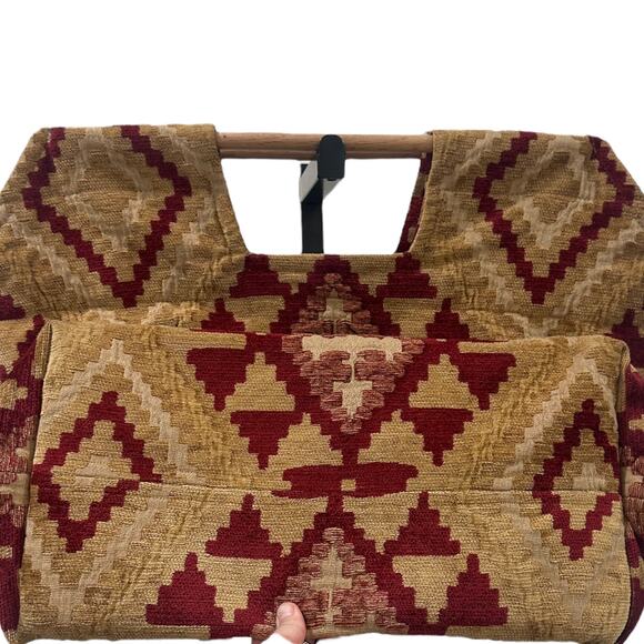 Fabric Tapestry Large Square Tote w/Wood Bar Handles - Picture 4 of 12